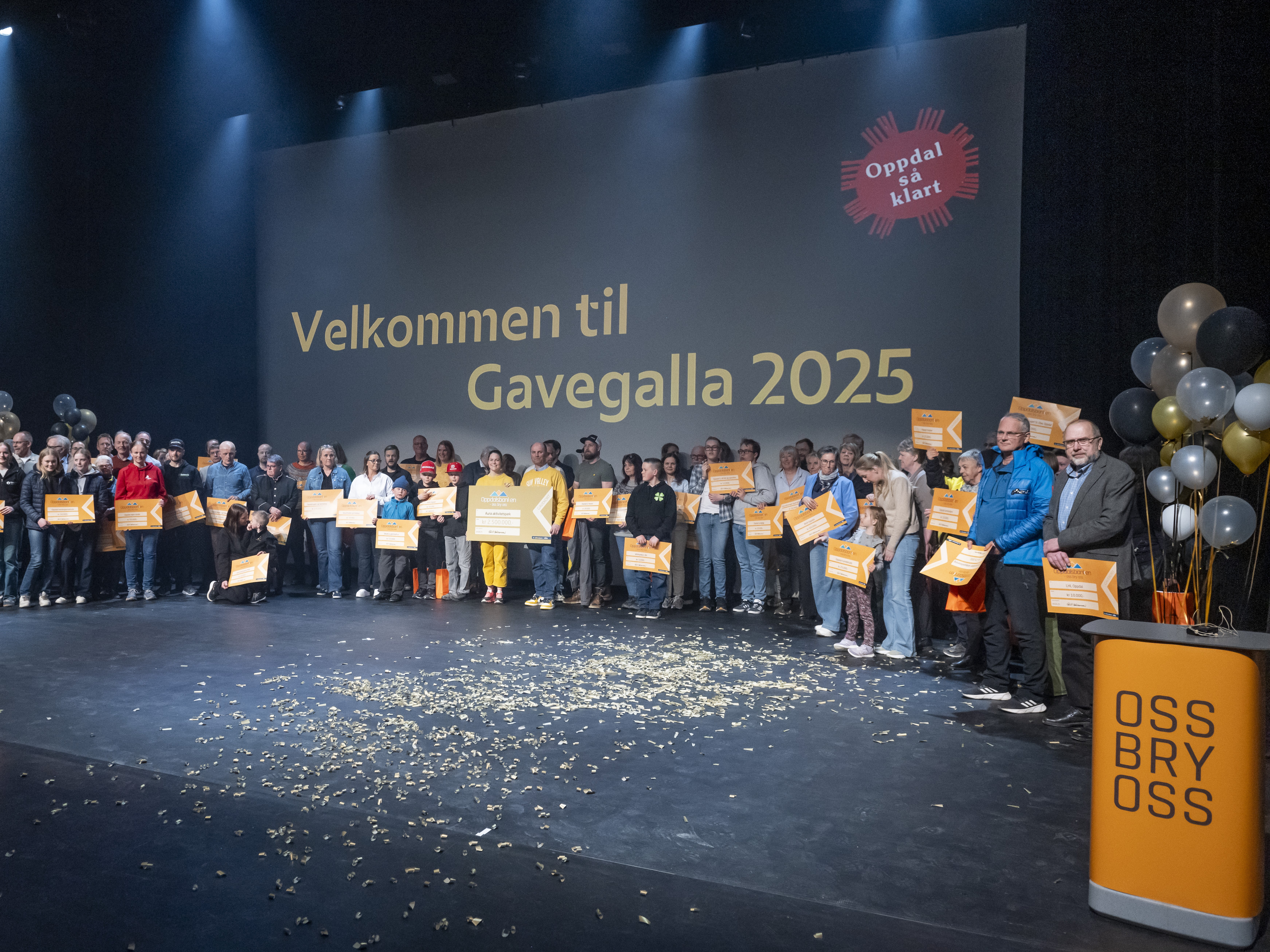 Gavemottakere på en scene